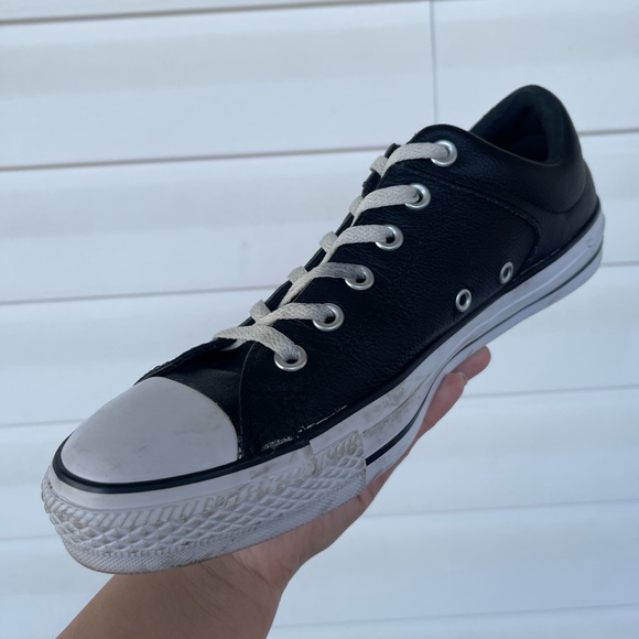 Leather All Star Converse- Men size 8 - Picture 6 of 10
